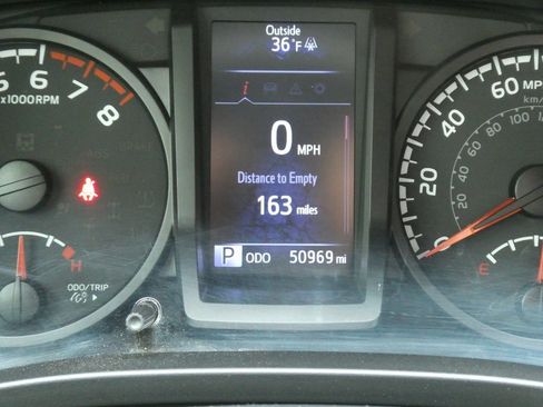 Used 2020 Toyota Tacoma SR image 27