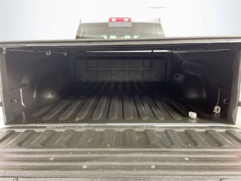 Used 2019 RAM 1500 Classic SLT AWD/4WD image 24