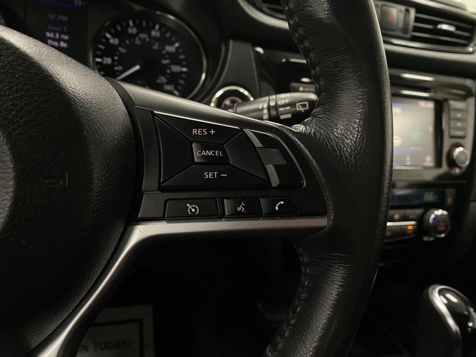 Used 2018 Nissan Rogue SV FWD image 18