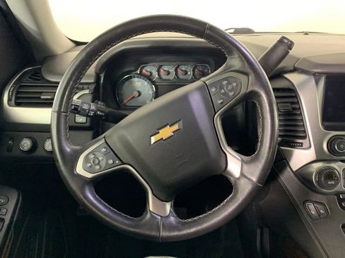 Used 2019 Chevrolet Suburban LT image 19
