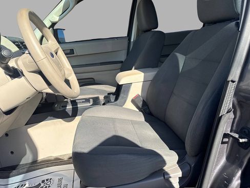 Used 2010 Ford Escape XLS FWD image 10