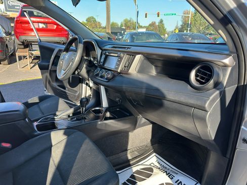 Used 2018 Toyota RAV4 LE image 12