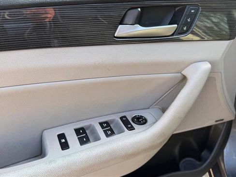 Used 2018 Hyundai Sonata Limited FWD image 9