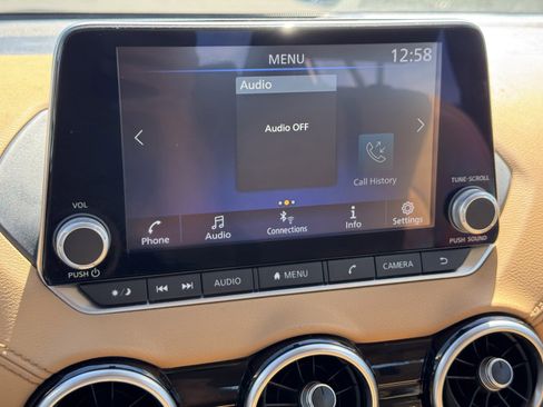 Used 2023 Nissan Sentra SV w/ SV Premium Package image 17