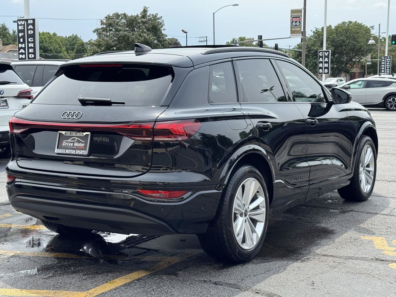 Used 2025 Audi Q6 e-tron Premium w/ Convenience Package RWD image 8