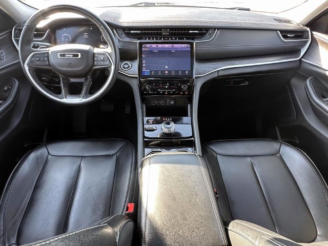Used 2023 Jeep Grand Cherokee L Limited AWD/4WD image 13