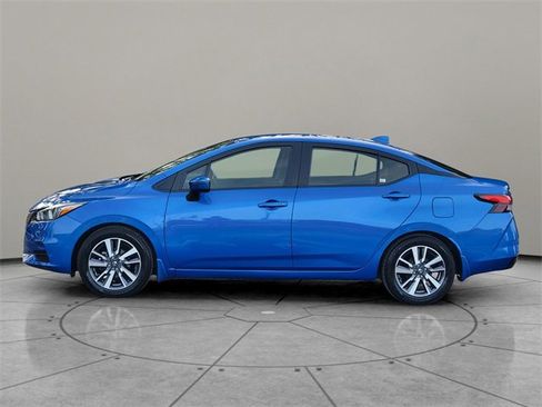 Used 2020 Nissan Versa SV image 9