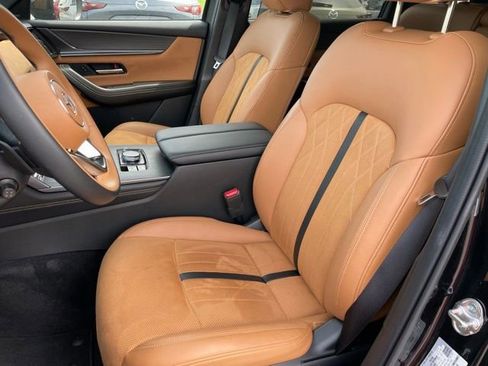 Certified 2025 MAZDA CX-70 3.3 Turbo S w/ Premium Plus AWD/4WD image 8