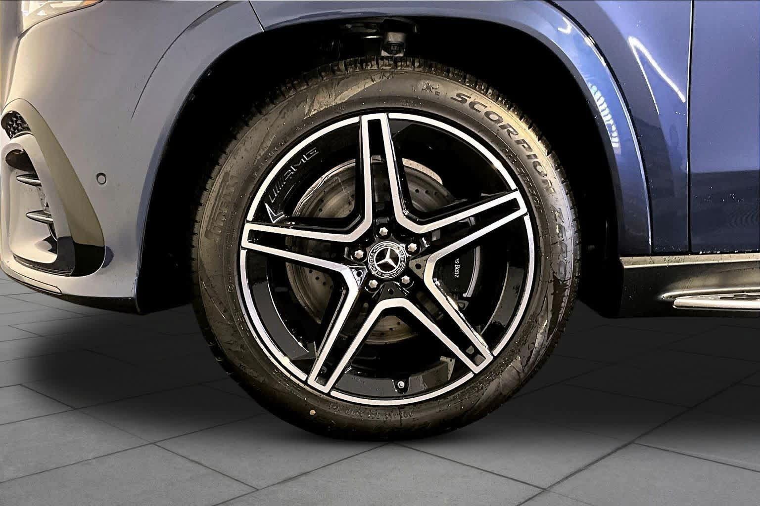 New 2026 Mercedes-Benz GLS 450 4MATIC image 17