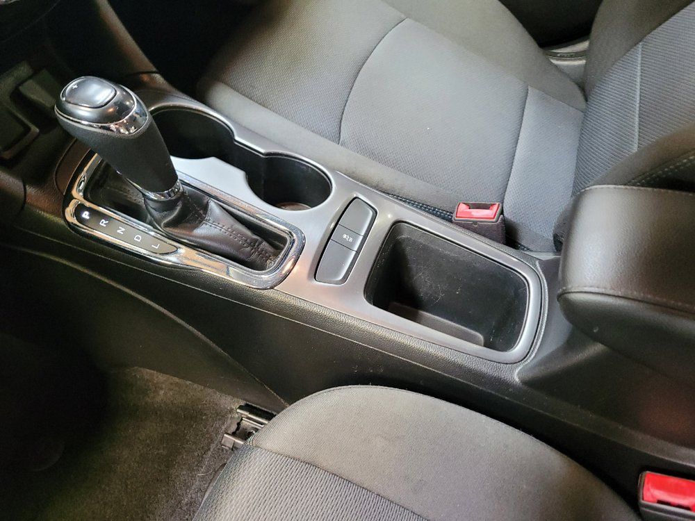Used 2017 Chevrolet Cruze LT FWD image 26