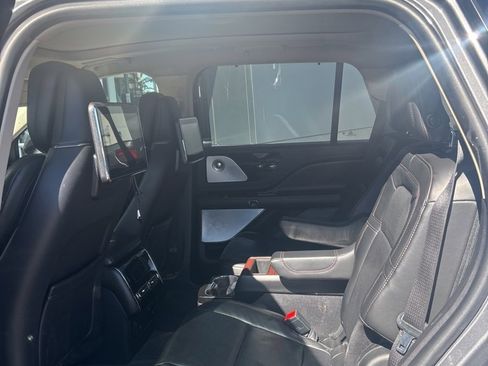Used 2022 Lincoln Aviator Grand Touring w/ Equipment Group 301A image 4