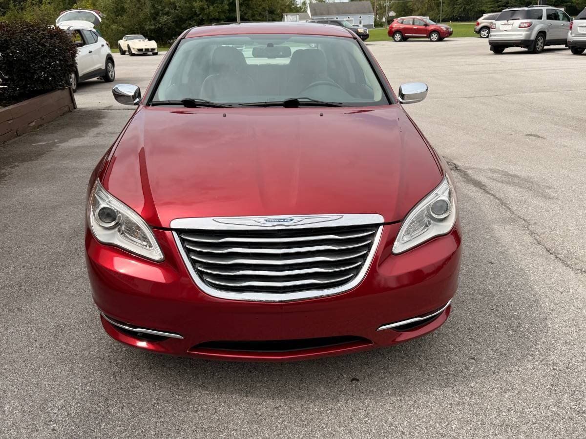 Used 2014 Chrysler 200 Limited w/ Sun/Sound Group FWD image 3