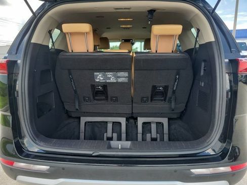 Used 2022 Kia Carnival LX FWD image 9