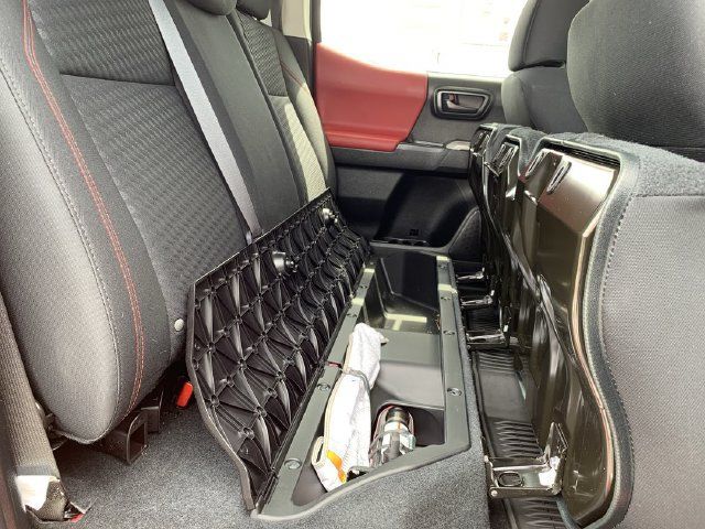 Certified 2022 Toyota Tacoma SR5 AWD/4WD image 36