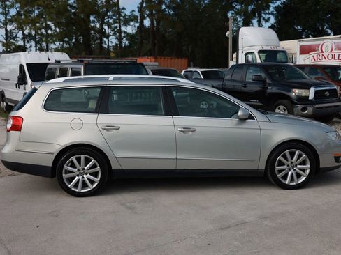Used 2010 Volkswagen Passat Komfort FWD image 8