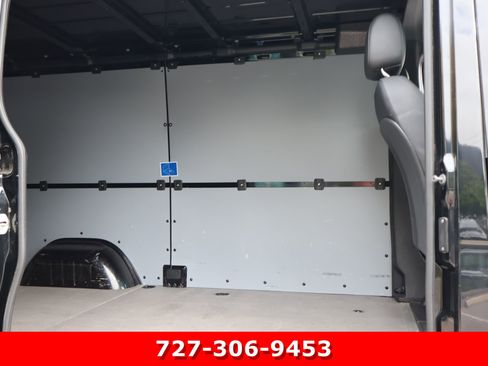 Used 2020 Mercedes-Benz Sprinter 2500 image 17