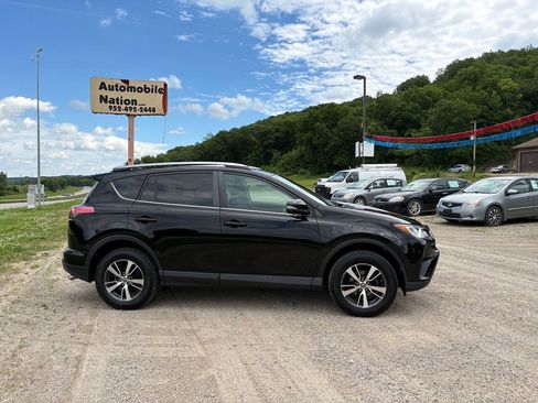 Used 2018 Toyota RAV4 XLE AWD/4WD image 16