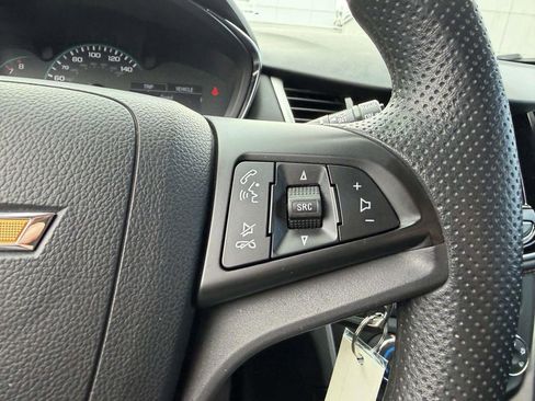 Used 2022 Chevrolet Trax LS w/ Tint and Cruise Package AWD/4WD image 28