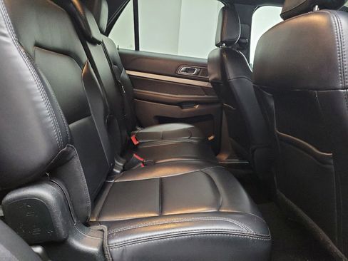 Used 2019 Ford Explorer XLT w/ Equipment Group 202A FWD image 19
