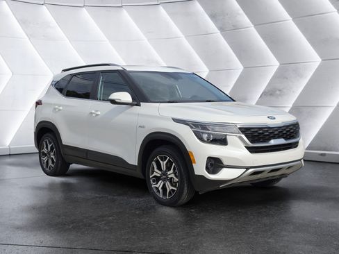 Used 2021 Kia Seltos EX AWD/4WD image 2