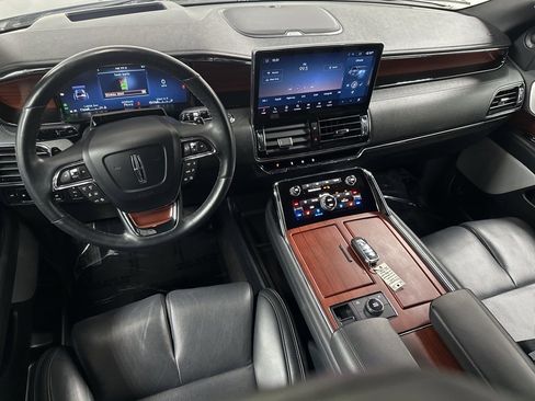 Used 2023 Lincoln Navigator L Reserve image 12