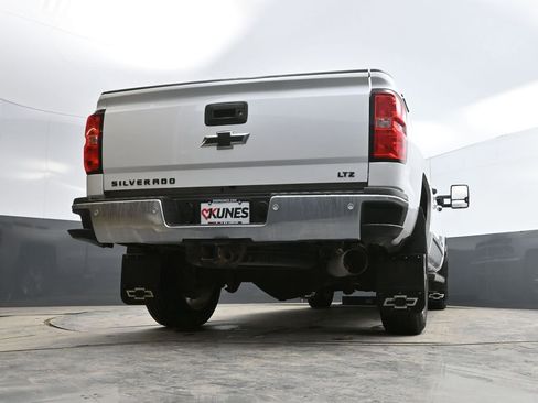 Used 2019 Chevrolet Silverado 2500 LTZ image 34