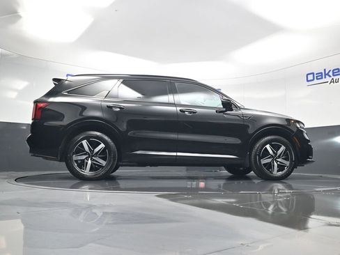 Certified 2023 Kia Sorento S image 46