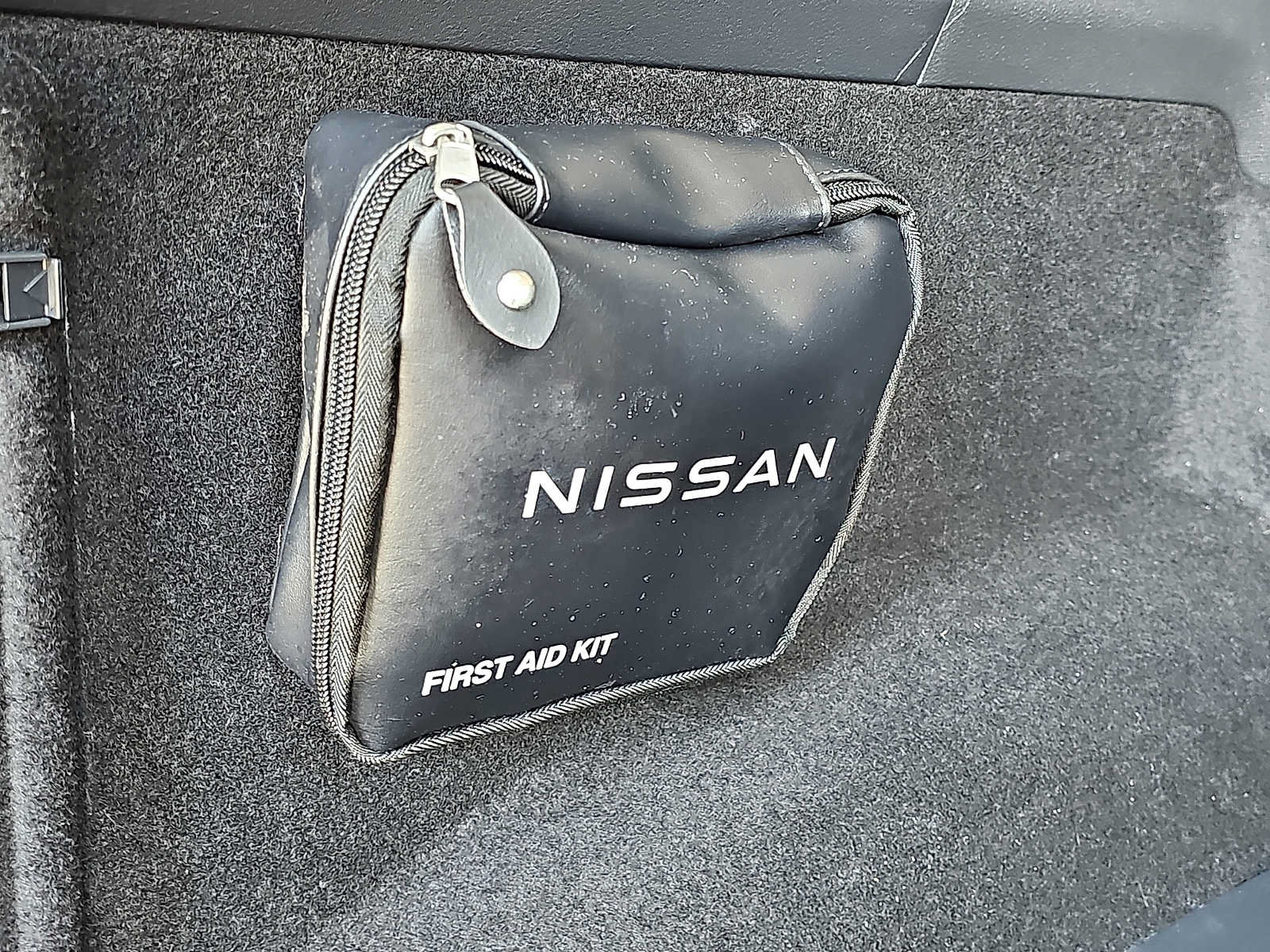 Used 2025 Nissan Rogue S AWD/4WD image 29