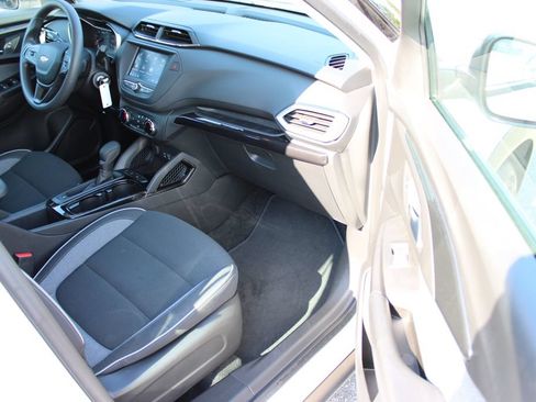Used 2023 Chevrolet TrailBlazer LS FWD image 37