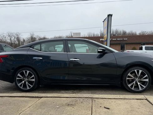 Used 2017 Nissan Maxima Platinum image 5