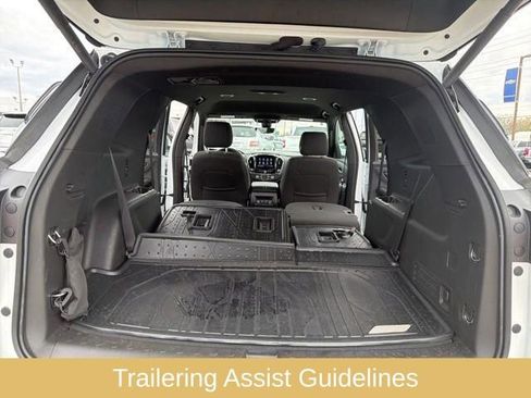 Used 2023 Chevrolet Traverse LT image 27