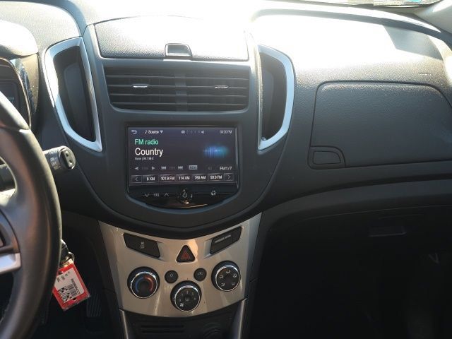 Used 2016 Chevrolet Trax LT w/ LT Sun and Sound Package AWD/4WD image 10