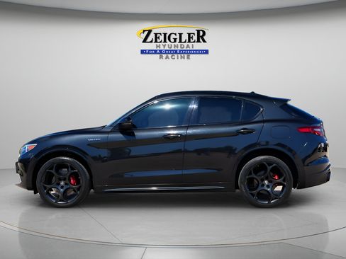 Used 2023 Alfa Romeo Stelvio Veloce AWD/4WD image 4