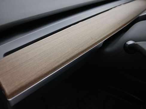 Used 2023 Tesla Model 3 Standard Range image 13