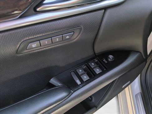 Used 2016 Cadillac XTS Luxury image 10