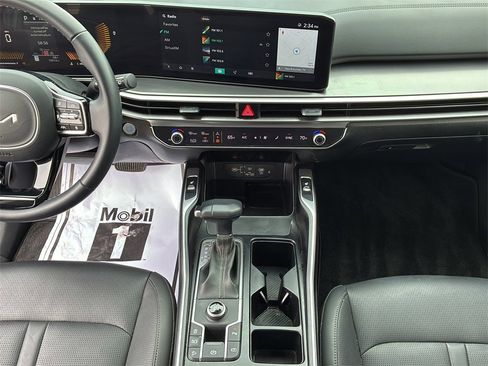 Certified 2025 Kia Sorento EX image 32