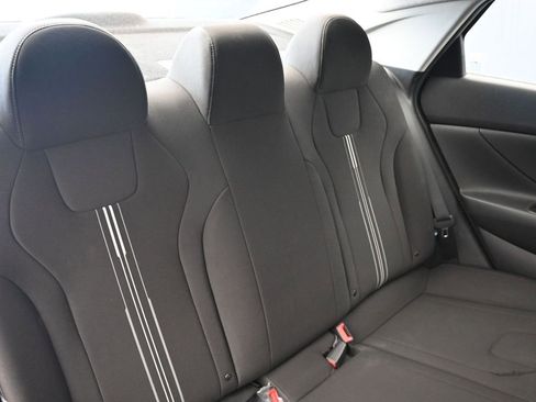 Used 2022 Hyundai Elantra Blue image 14