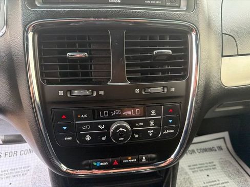 Used 2019 Dodge Grand Caravan GT FWD image 19