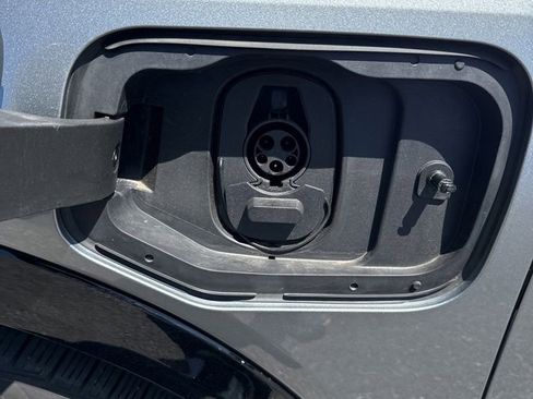Used 2024 Chevrolet Equinox EV RS FWD image 15