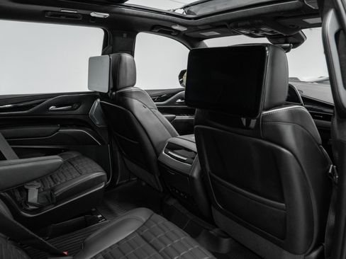 Used 2024 Cadillac Escalade ESV V w/ LPO, Floor Liner Package AWD/4WD image 31
