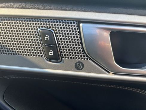 Used 2020 Ford Explorer Limited image 18