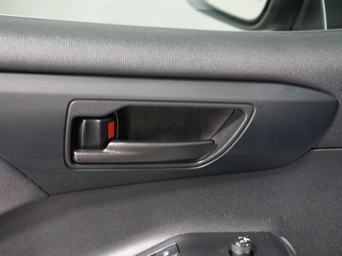 Used 2021 Toyota Highlander L FWD image 29