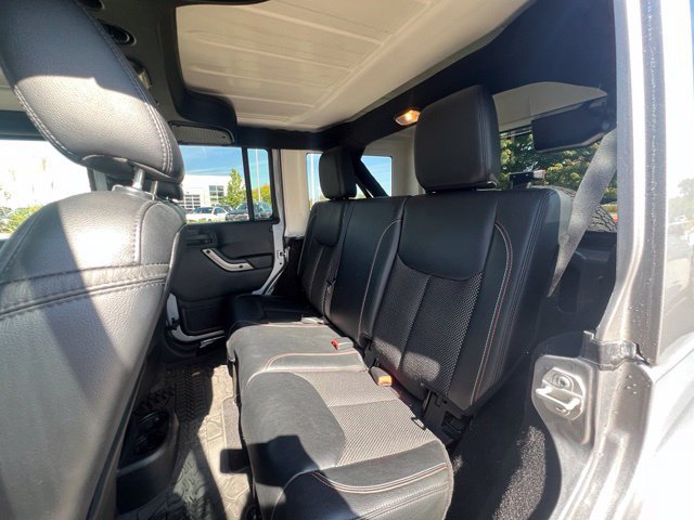 Used 2016 Jeep Wrangler Unlimited Sahara AWD/4WD image 17
