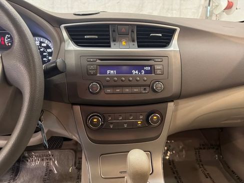 Used 2013 Nissan Sentra SV FWD image 19