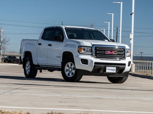 Used 2017 GMC Canyon 2WD Crew Cab w/ Convenience Package image 2