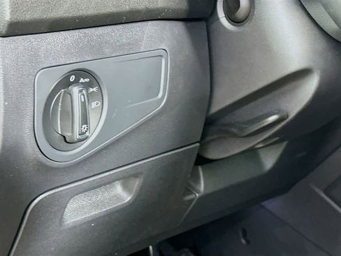 Used 2023 Volkswagen Tiguan SE R-Line image 28