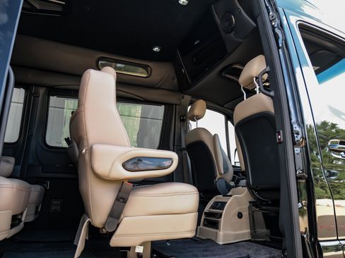 Used 2025 Mercedes-Benz Sprinter 2500 image 51