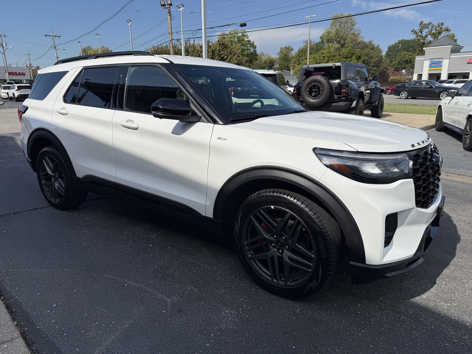 Used 2025 Ford Explorer ST-Line w/ ST-Line Street Pack AWD/4WD image 6