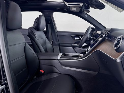 New 2026 Mercedes-Benz GLC 300 4MATIC image 6