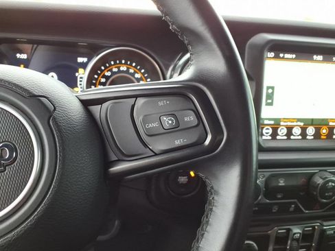 Used 2022 Jeep Gladiator Sport AWD/4WD image 15